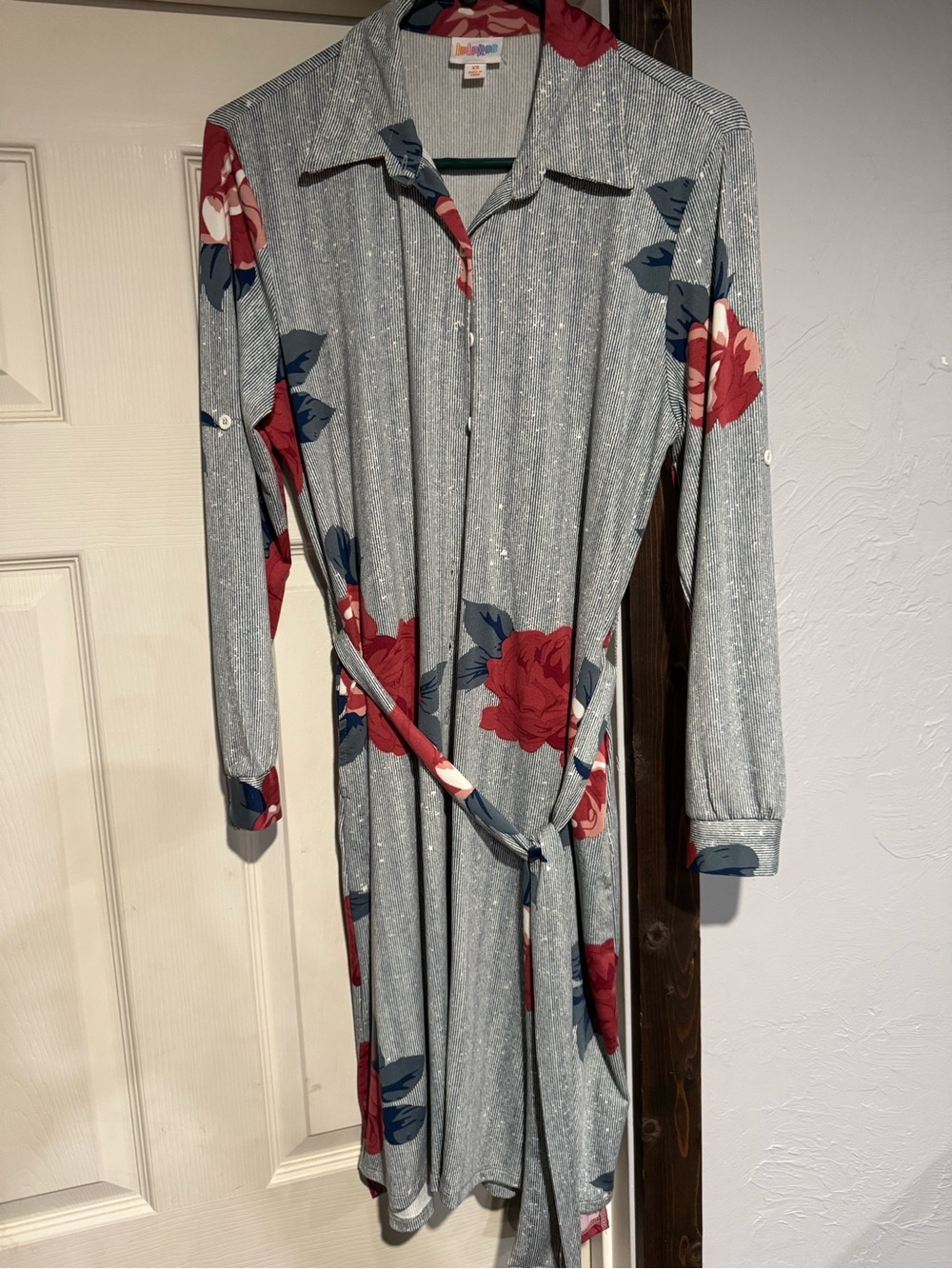 LuLaRoe Gray Long Sleeve Shirt Dress with Red Floral Print